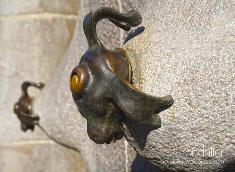 Plaça de Tetuan, barcelona, monument al Dr. Robert, modernisme, escultura