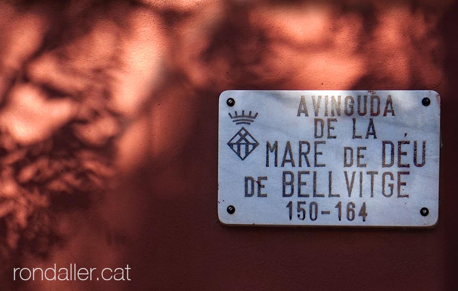 Placa de l'avinguda de la Mare de déu de Bellvitge.