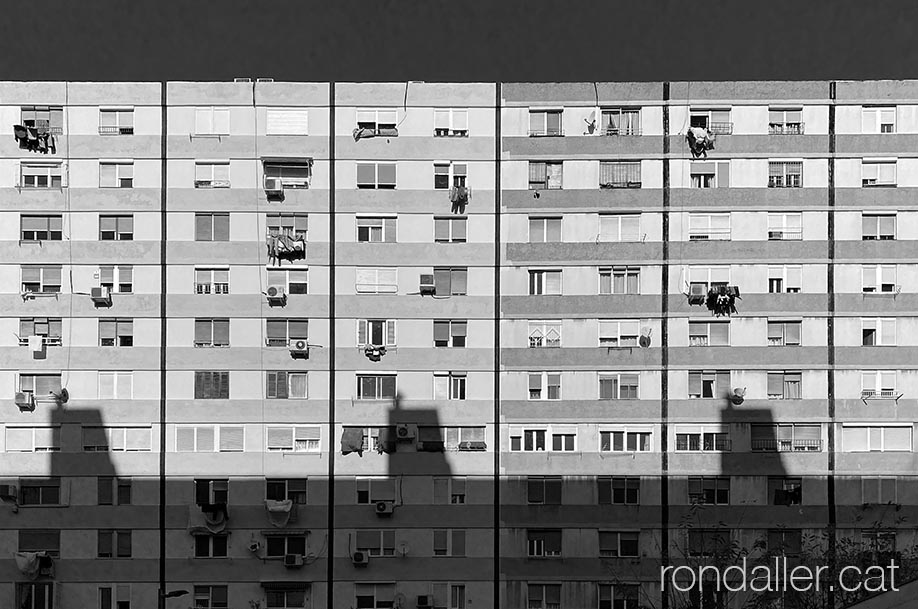 Blocs d'habitatges al barri de Bellvitge a l'Hospitalet de Llobregat.